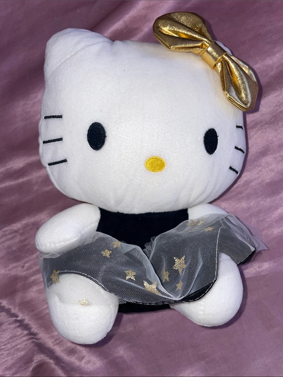 Hello Kitty Accessories - Hello Kitty Plush 🖤